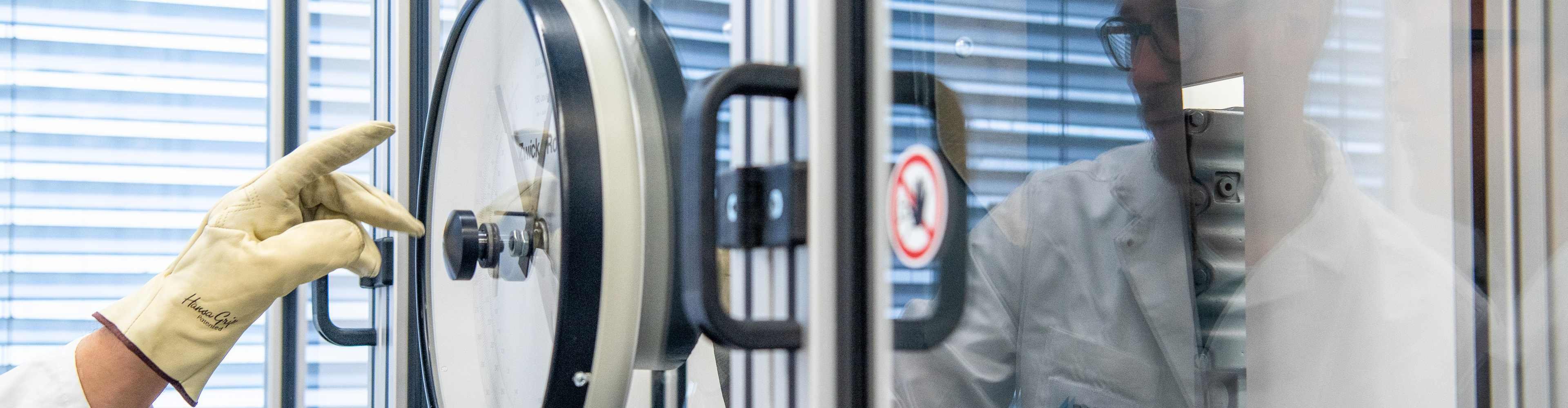 RMS_Kerbschlag_3840x1000